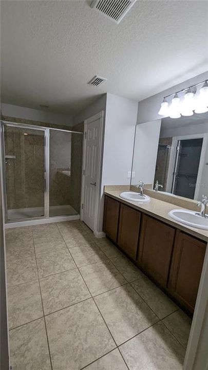 Active With Contract: $2,800 (3 beds, 2 baths, 1708 Square Feet)