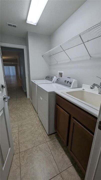 Active With Contract: $2,800 (3 beds, 2 baths, 1708 Square Feet)