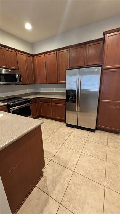 Active With Contract: $2,800 (3 beds, 2 baths, 1708 Square Feet)