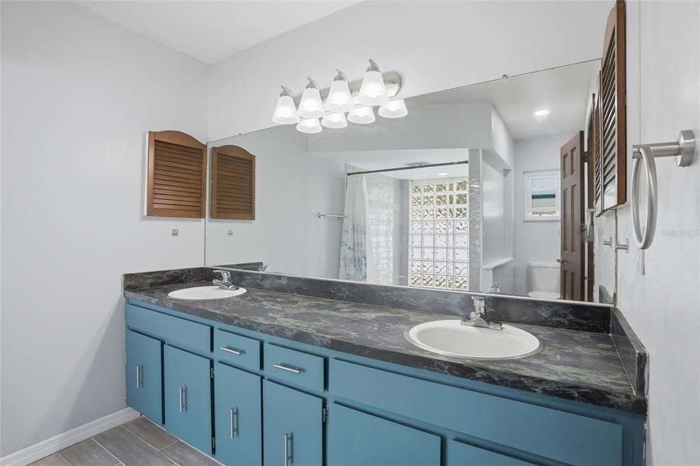 Active With Contract: $499,990 (4 beds, 2 baths, 2873 Square Feet)