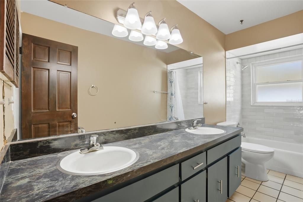 Active With Contract: $499,990 (4 beds, 2 baths, 2873 Square Feet)