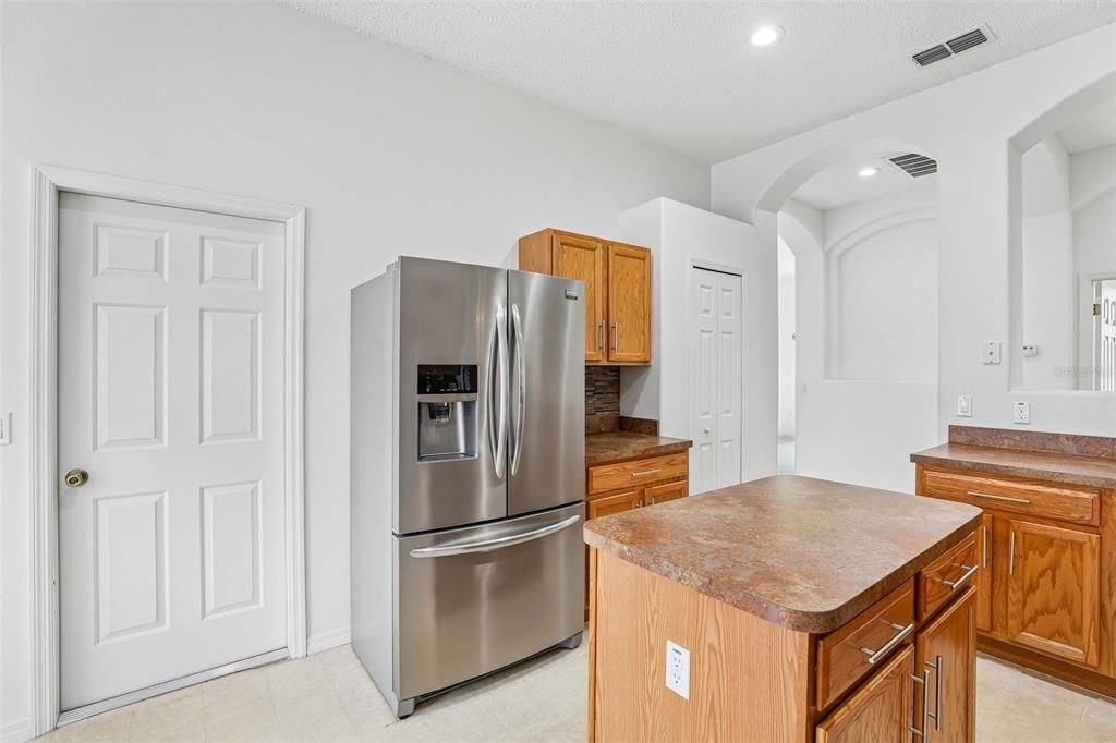 For Sale: $379,500 (4 beds, 2 baths, 2045 Square Feet)