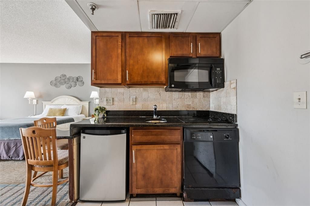 На продажу: $139,900 (1 спален, 1 ванн, 408 Квадратных фут)