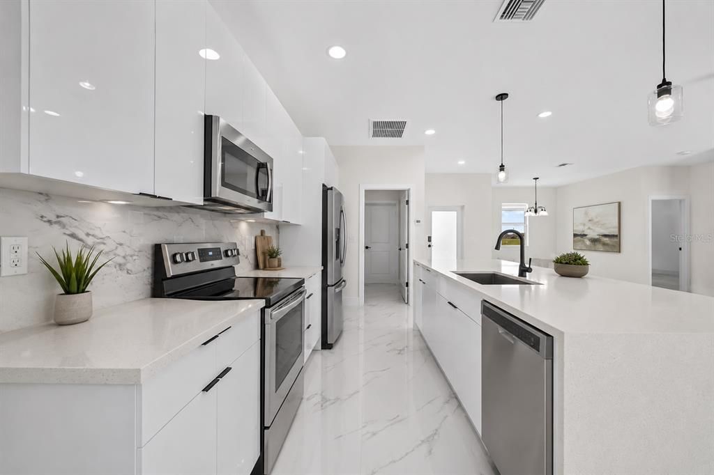 En Venta: $414,900 (3 camas, 2 baños, 1358 Pies cuadrados)