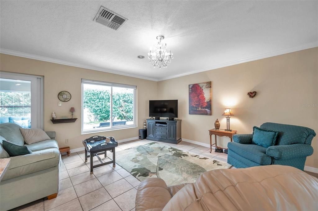 Activo con contrato: $485,000 (2 camas, 2 baños, 1875 Pies cuadrados)