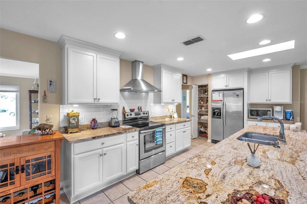 Activo con contrato: $485,000 (2 camas, 2 baños, 1875 Pies cuadrados)