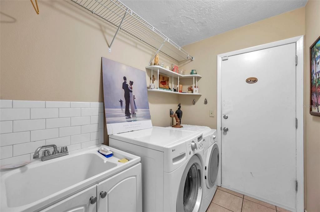 Activo con contrato: $485,000 (2 camas, 2 baños, 1875 Pies cuadrados)