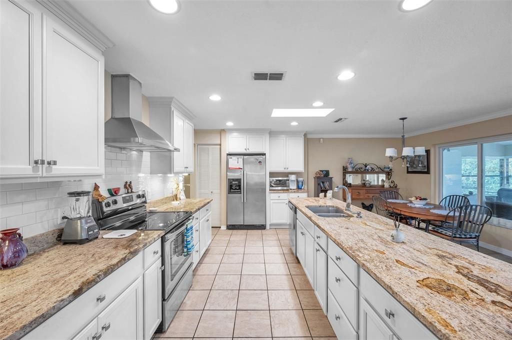 Activo con contrato: $485,000 (2 camas, 2 baños, 1875 Pies cuadrados)
