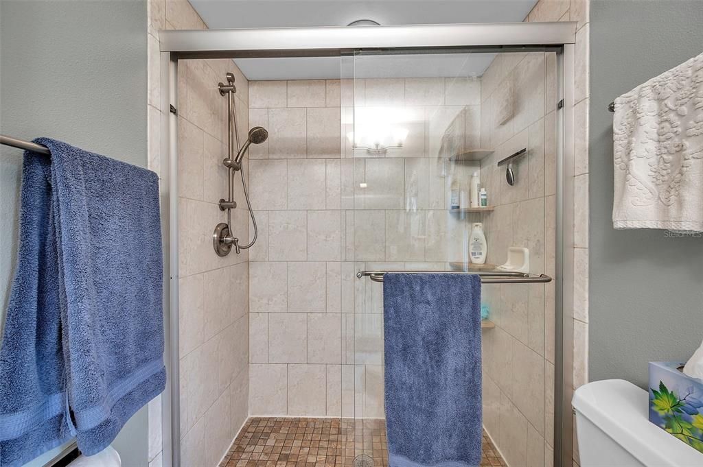 Activo con contrato: $485,000 (2 camas, 2 baños, 1875 Pies cuadrados)