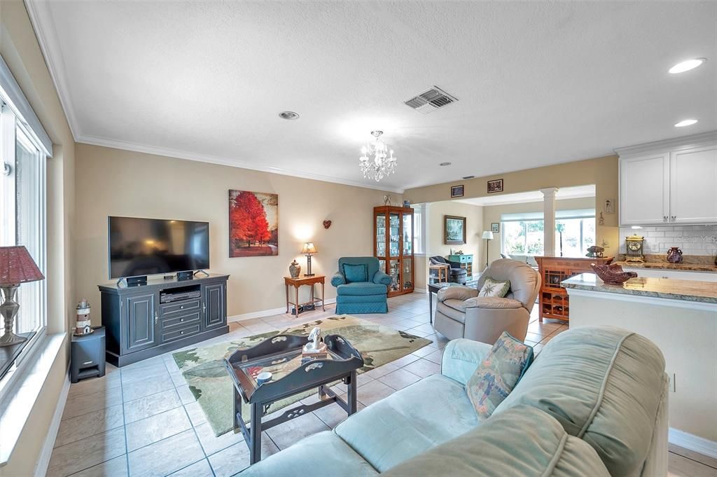 Activo con contrato: $485,000 (2 camas, 2 baños, 1875 Pies cuadrados)