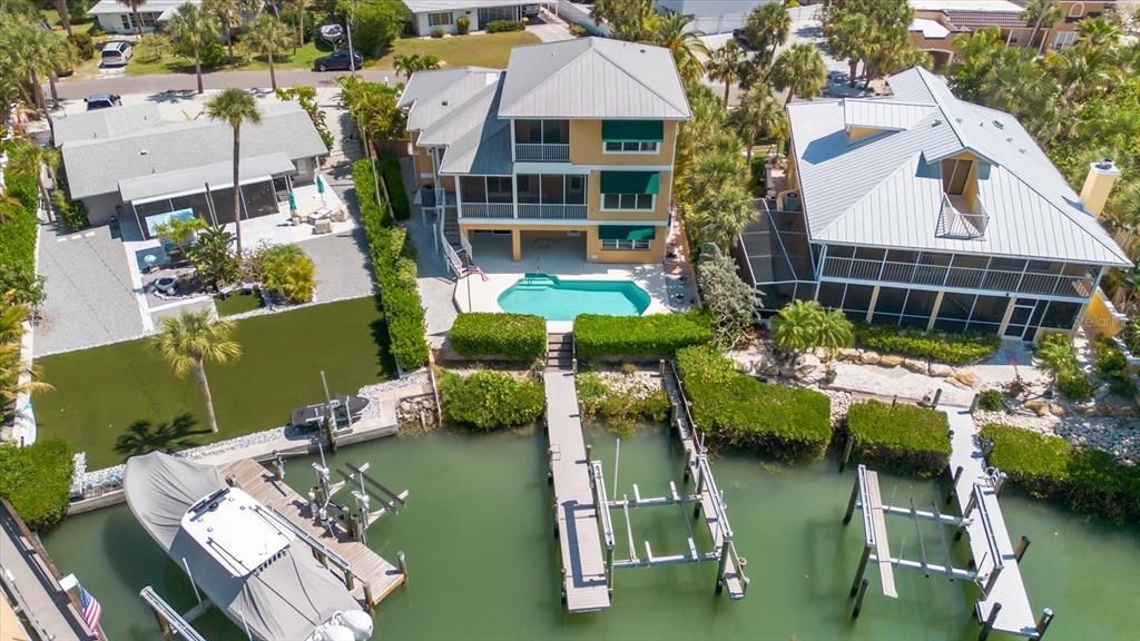 Activo con contrato: $2,550,000 (3 camas, 3 baños, 2813 Pies cuadrados)