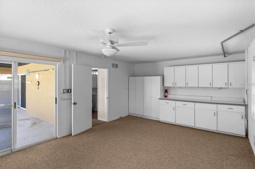 Activo con contrato: $2,550,000 (3 camas, 3 baños, 2813 Pies cuadrados)