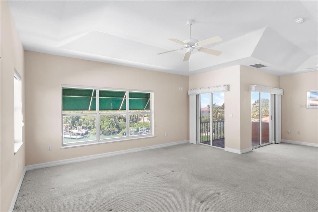 Activo con contrato: $2,550,000 (3 camas, 3 baños, 2813 Pies cuadrados)