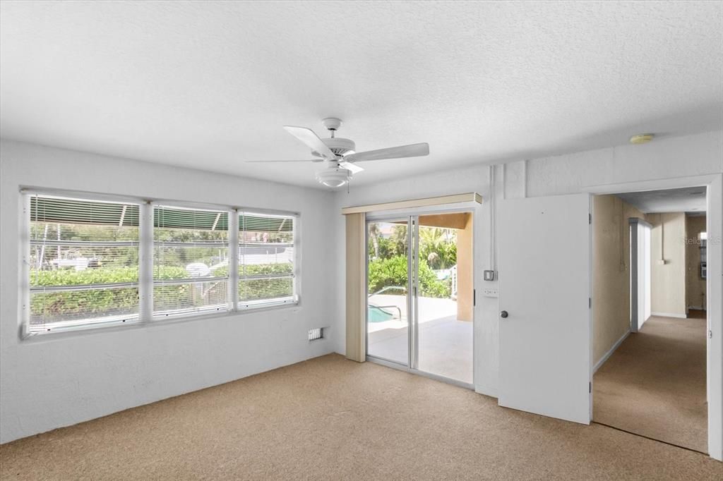 Activo con contrato: $2,550,000 (3 camas, 3 baños, 2813 Pies cuadrados)