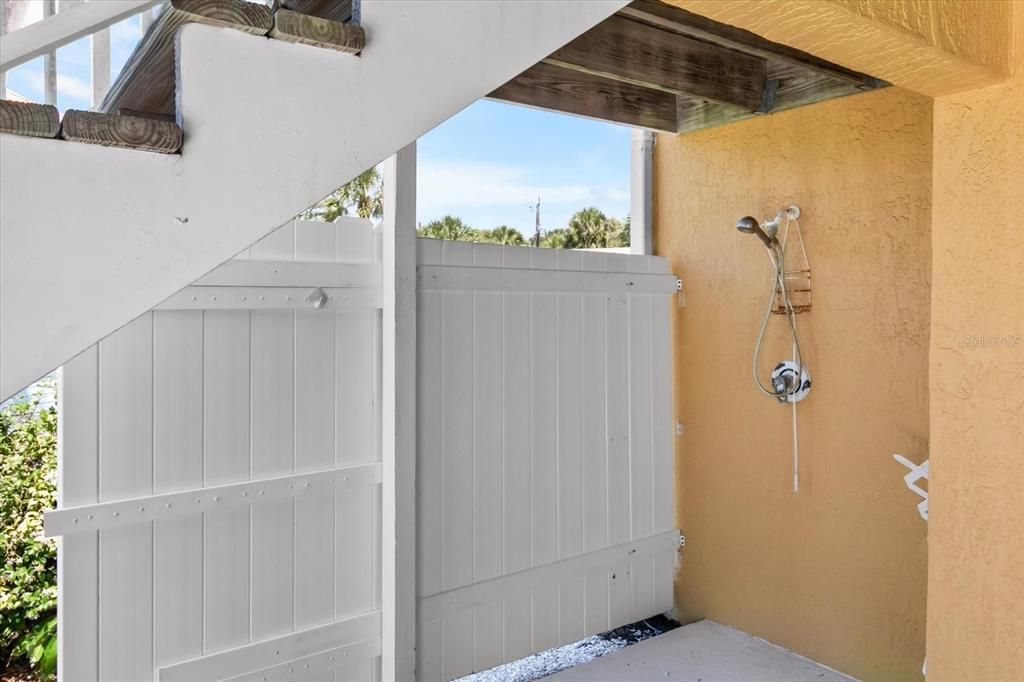 Activo con contrato: $2,550,000 (3 camas, 3 baños, 2813 Pies cuadrados)