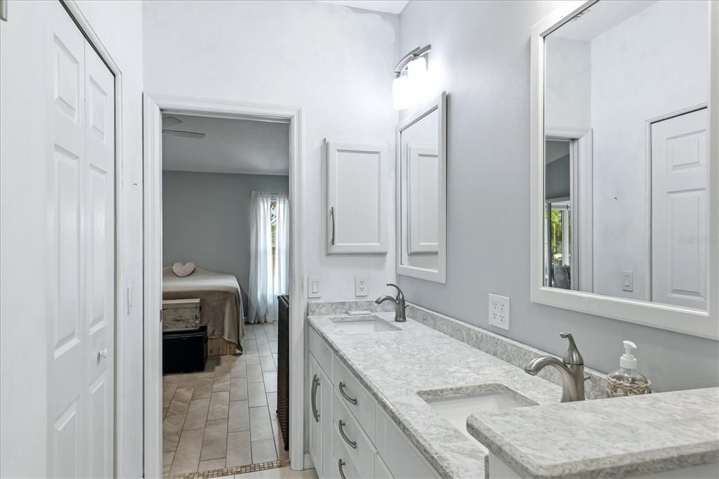 Activo con contrato: $329,000 (2 camas, 2 baños, 1531 Pies cuadrados)