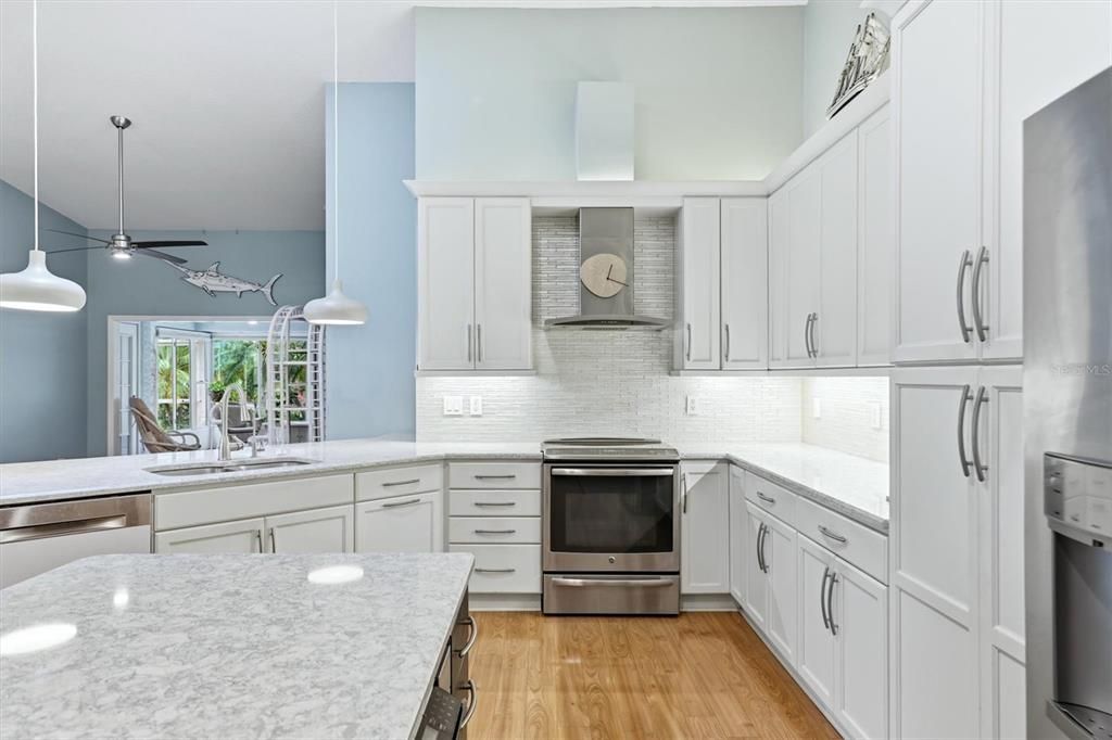 Activo con contrato: $329,000 (2 camas, 2 baños, 1531 Pies cuadrados)