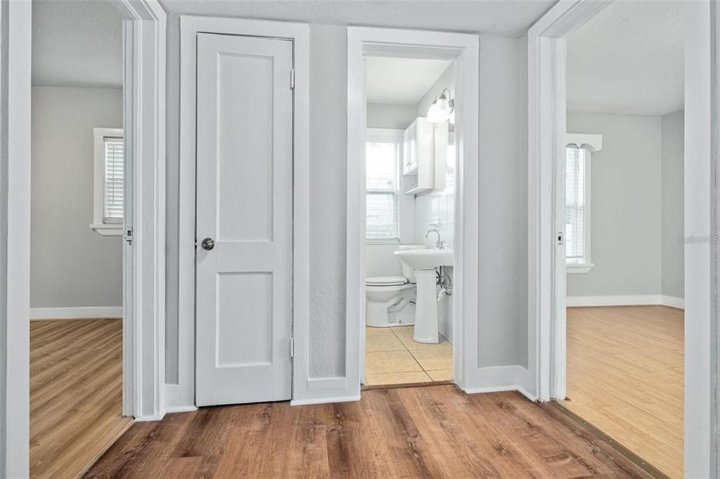 Active With Contract: $2,850 (3 beds, 2 baths, 1428 Square Feet)