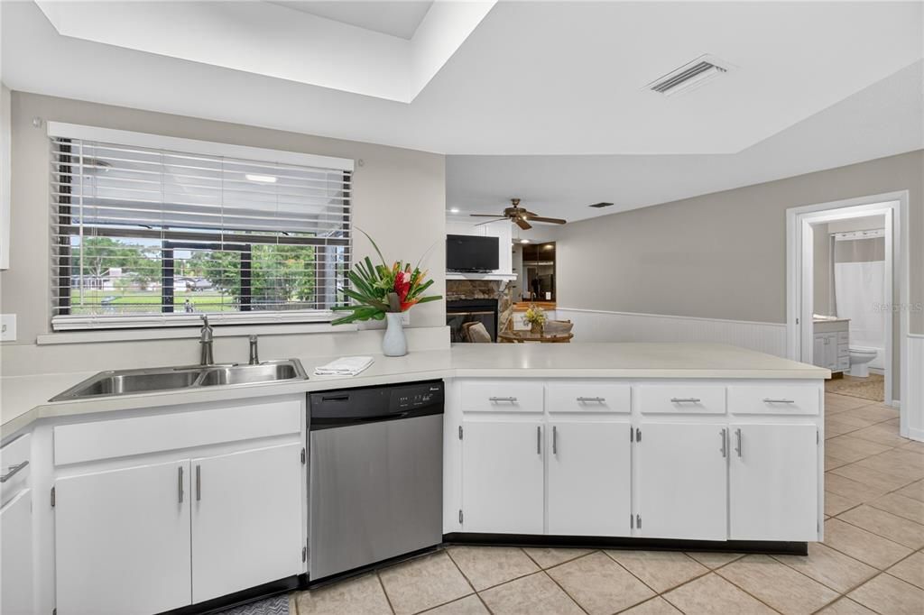En Venta: $425,000 (3 camas, 2 baños, 1805 Pies cuadrados)