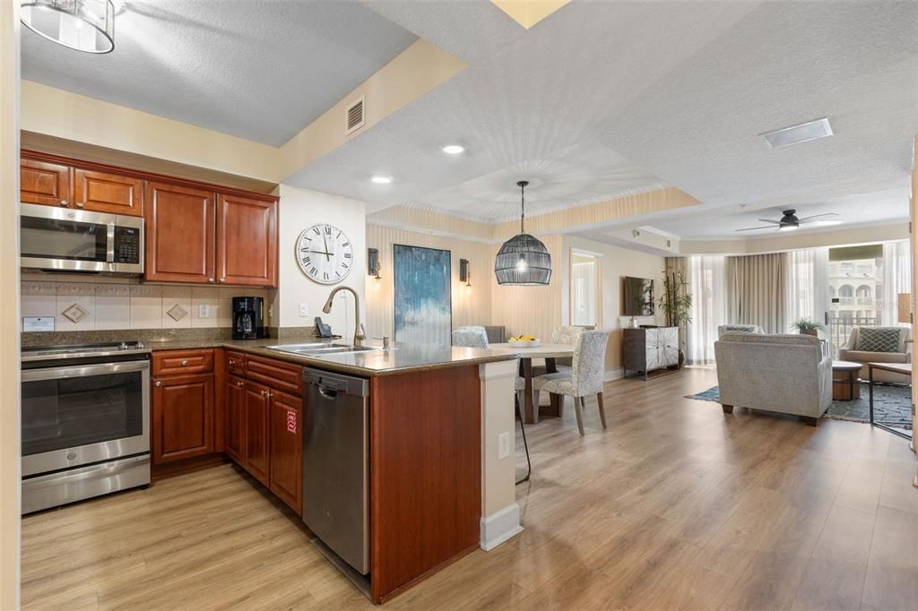 En Venta: $765,000 (3 camas, 3 baños, 1676 Pies cuadrados)