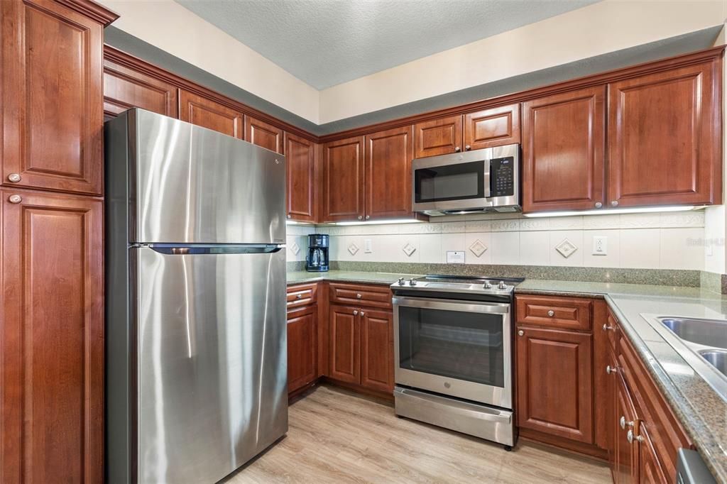 En Venta: $765,000 (3 camas, 3 baños, 1676 Pies cuadrados)