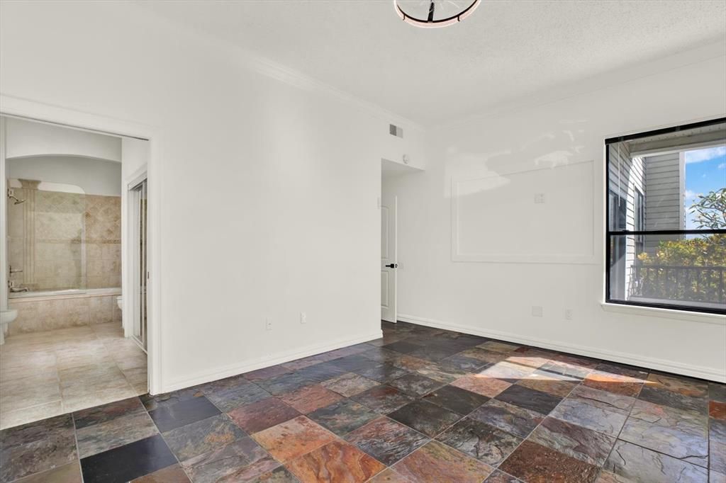 Activo con contrato: $199,000 (2 camas, 2 baños, 1139 Pies cuadrados)