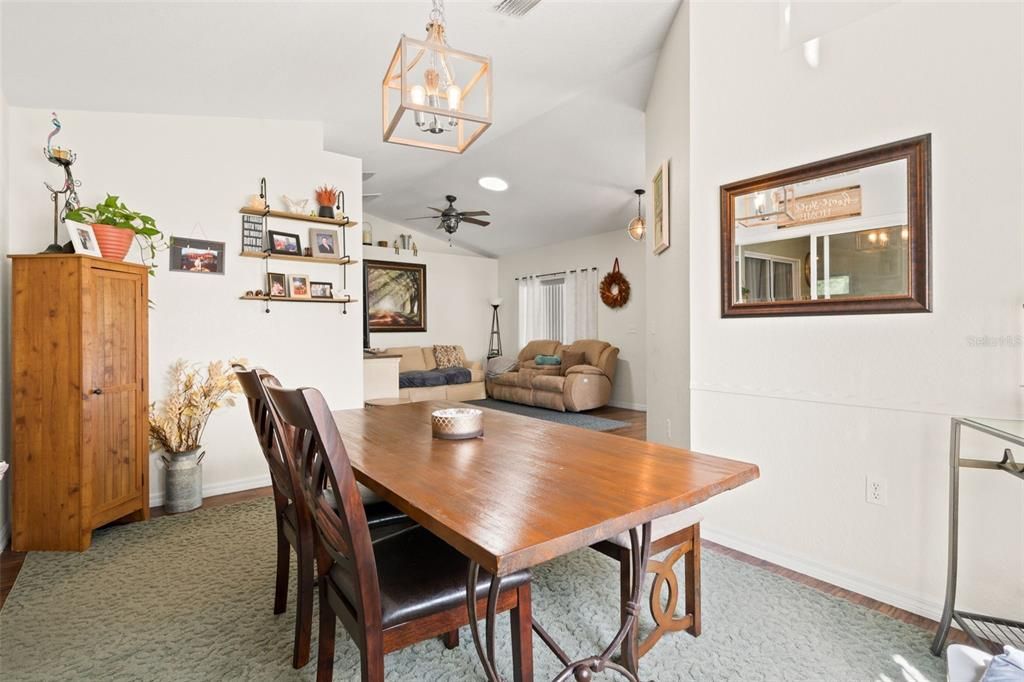 Activo con contrato: $168,500 (2 camas, 2 baños, 1266 Pies cuadrados)