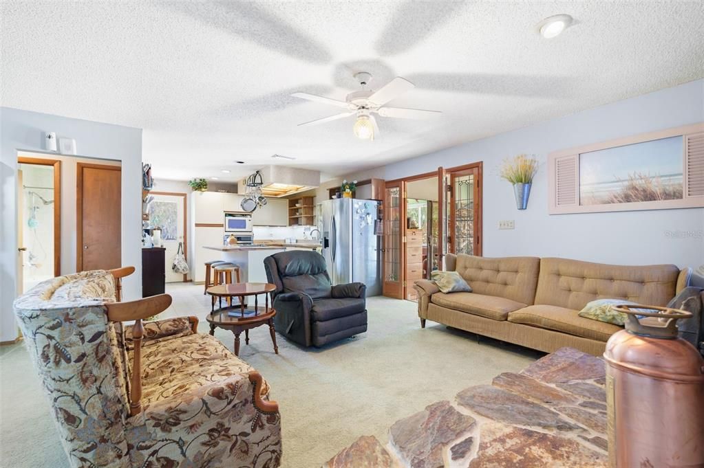 For Sale: $659,000 (3 beds, 3 baths, 1745 Square Feet)