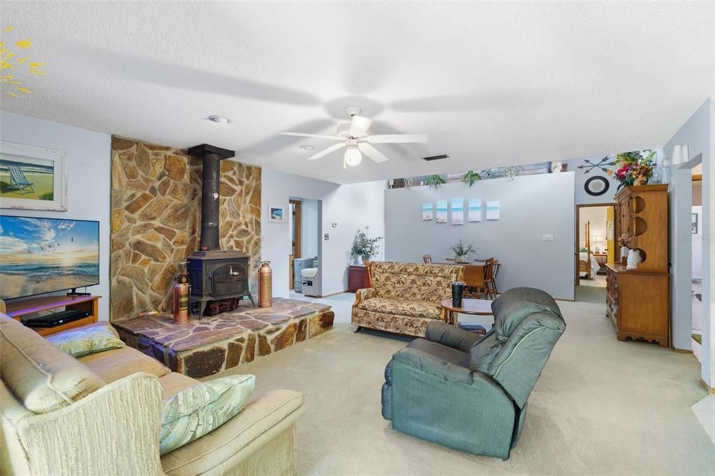 For Sale: $659,000 (3 beds, 3 baths, 1745 Square Feet)