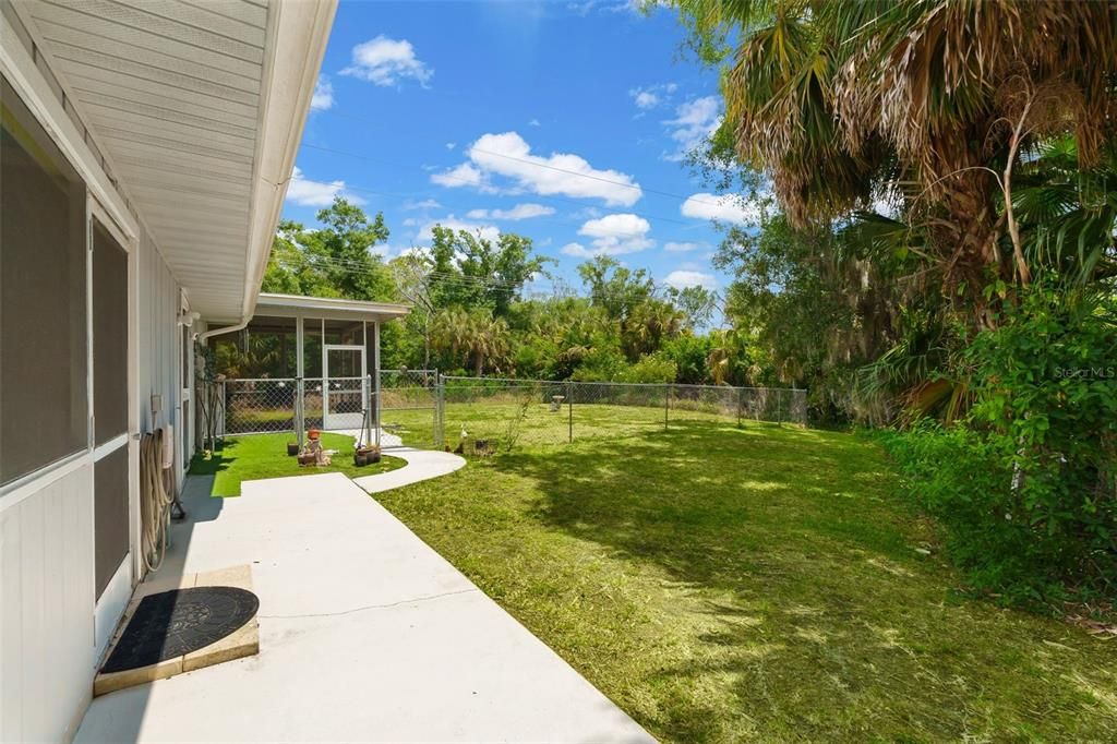 For Sale: $659,000 (3 beds, 3 baths, 1745 Square Feet)