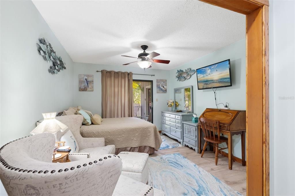 For Sale: $659,000 (3 beds, 3 baths, 1745 Square Feet)