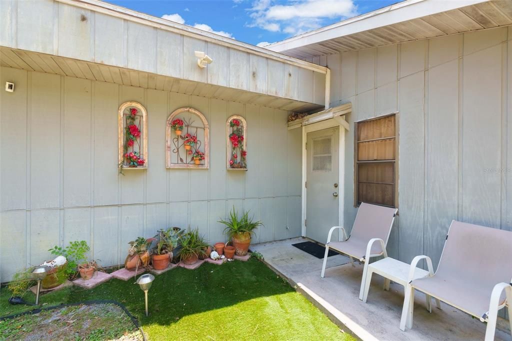 For Sale: $659,000 (3 beds, 3 baths, 1745 Square Feet)