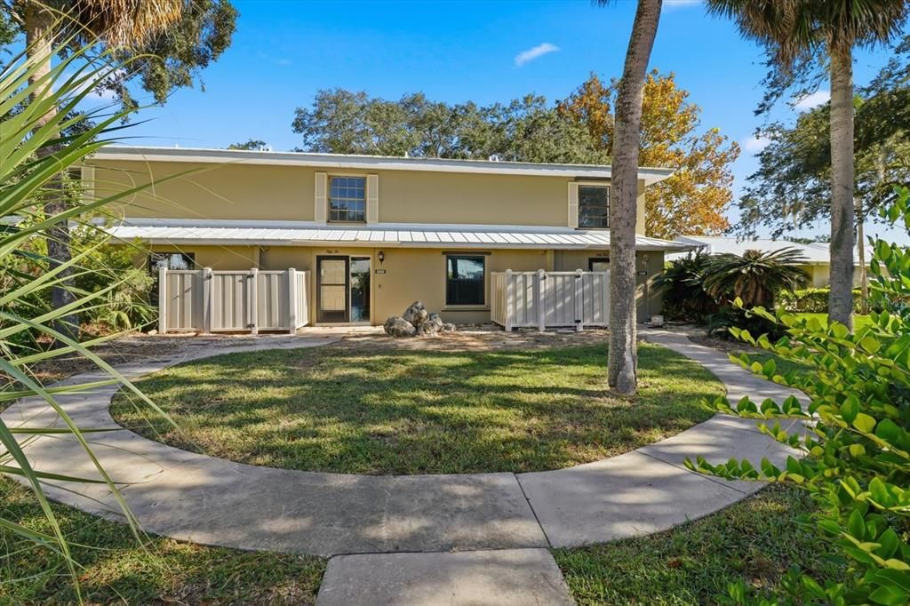 For Sale: $235,000 (2 beds, 2 baths, 1862 Square Feet)