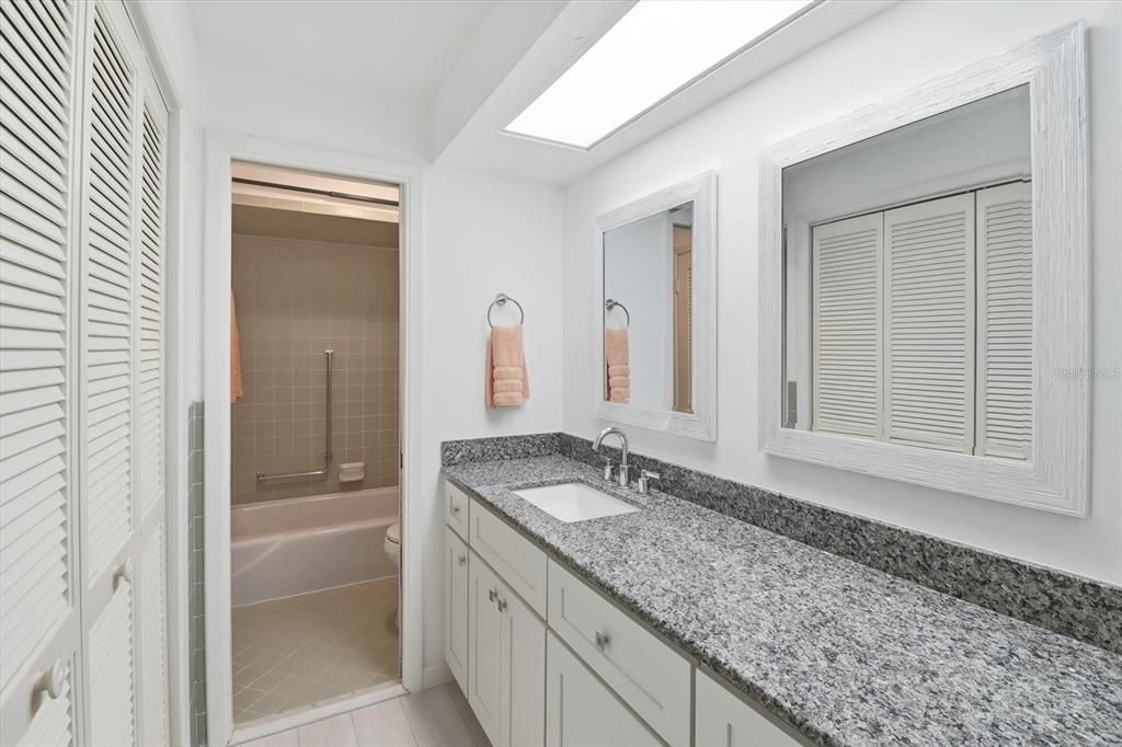 For Sale: $235,000 (2 beds, 2 baths, 1862 Square Feet)