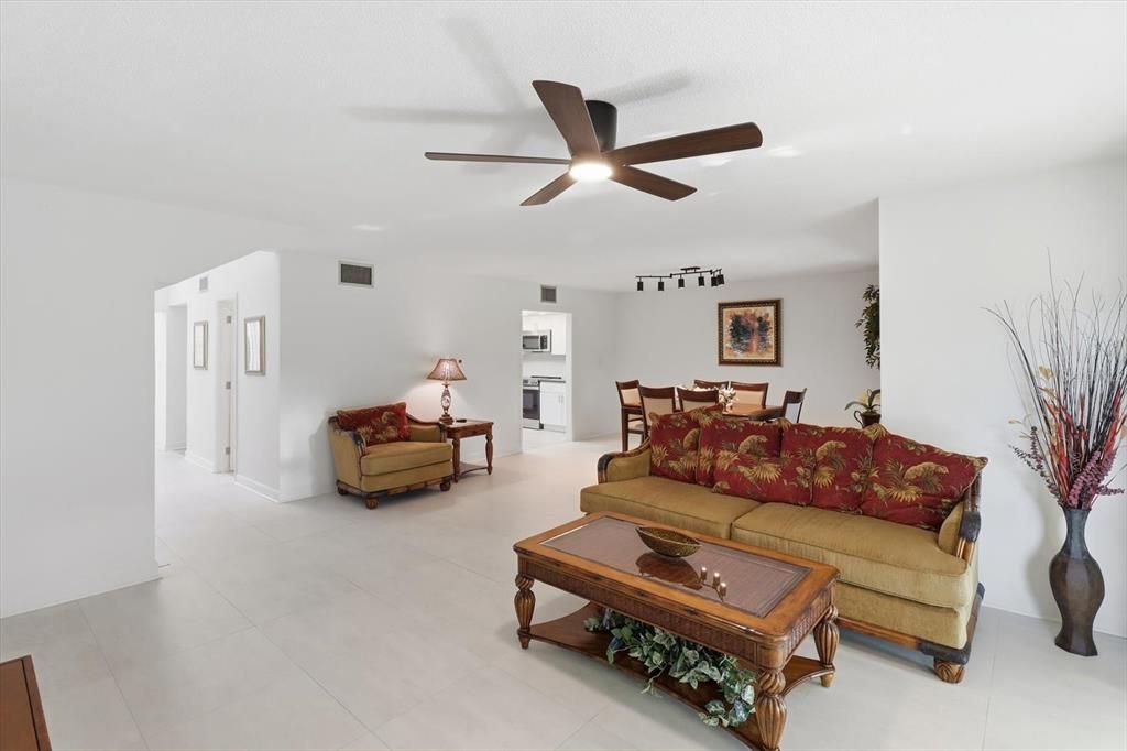 For Sale: $235,000 (2 beds, 2 baths, 1862 Square Feet)