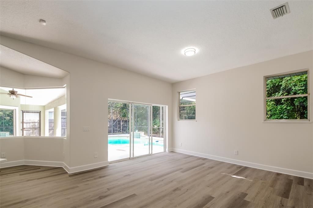 En Venta: $489,900 (4 camas, 2 baños, 2262 Pies cuadrados)