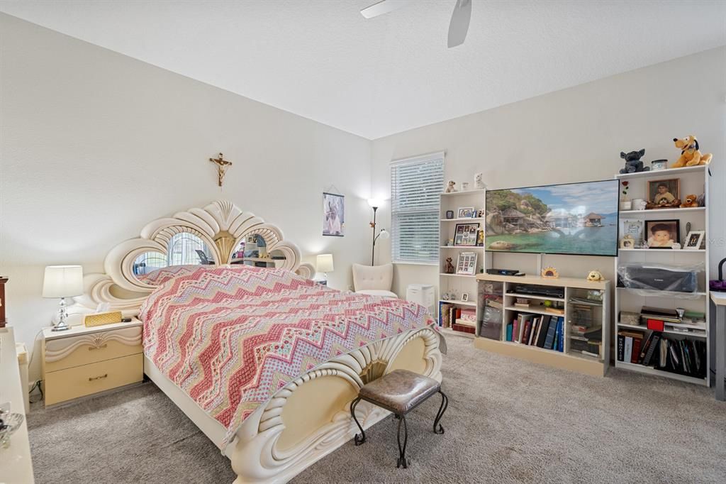 Active With Contract: $469,500 (4 beds, 3 baths, 2571 Square Feet)