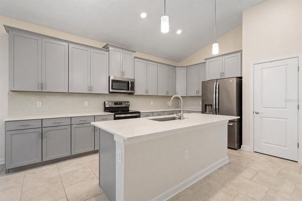 Active With Contract: $469,500 (4 beds, 3 baths, 2571 Square Feet)
