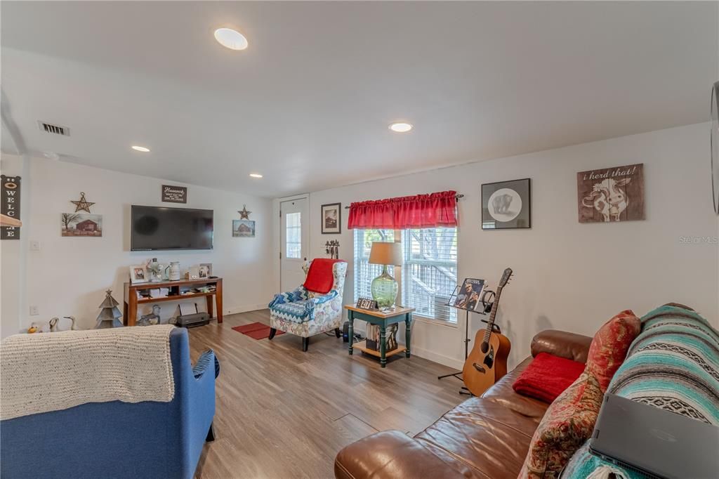 En Venta: $425,000 (3 camas, 2 baños, 1248 Pies cuadrados)