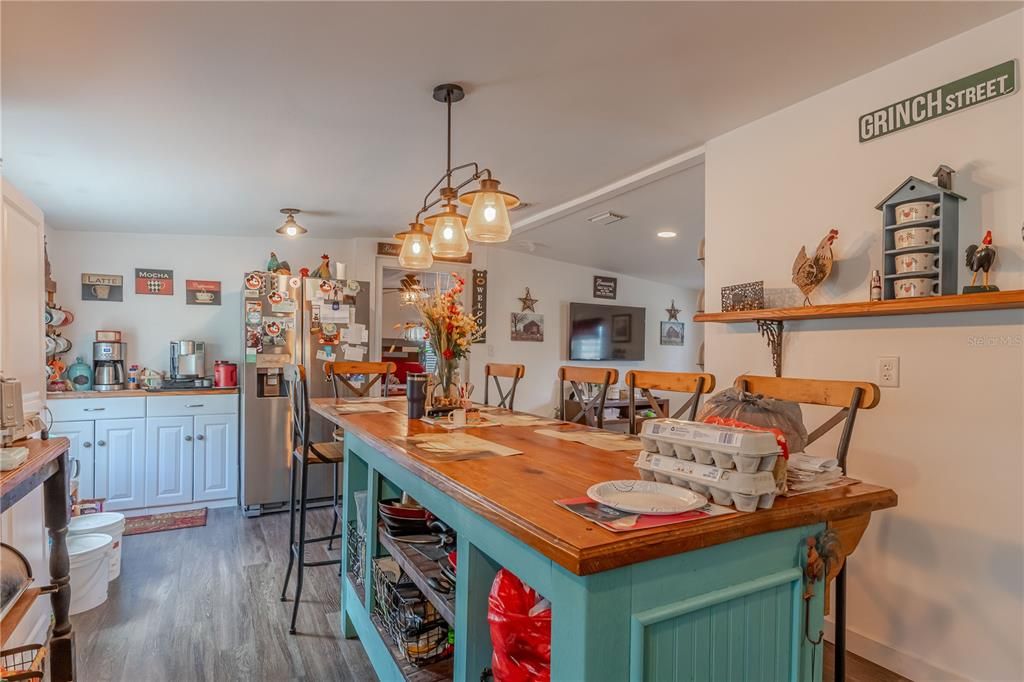 En Venta: $425,000 (3 camas, 2 baños, 1248 Pies cuadrados)