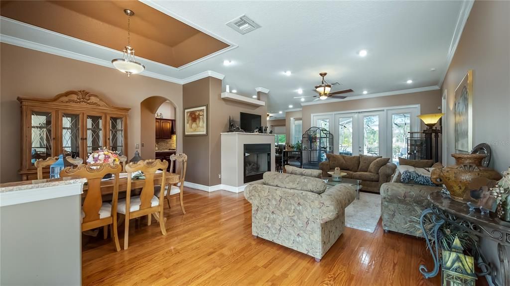 En Venta: $850,000 (3 camas, 2 baños, 2676 Pies cuadrados)