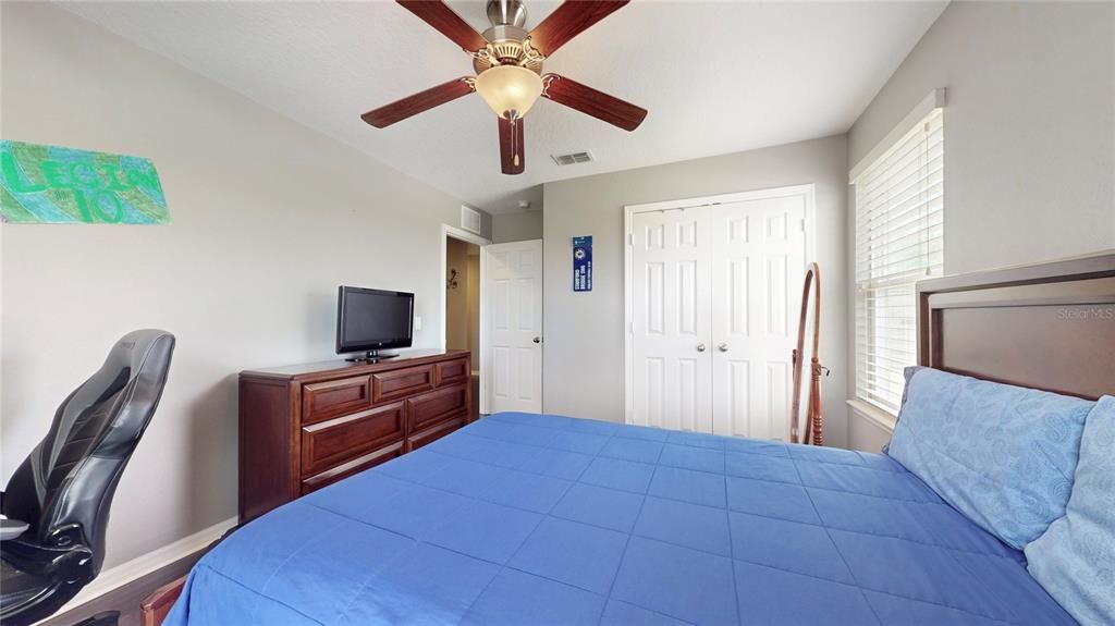 Activo con contrato: $575,000 (4 camas, 3 baños, 2895 Pies cuadrados)