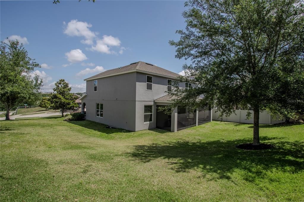 Activo con contrato: $575,000 (4 camas, 3 baños, 2895 Pies cuadrados)