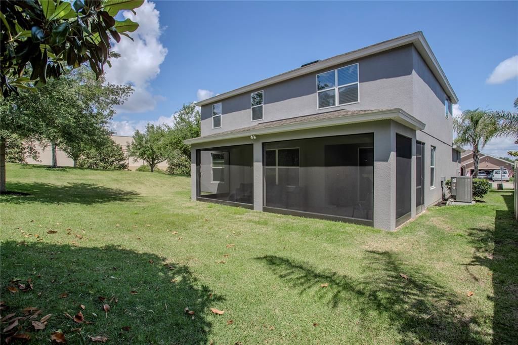 Activo con contrato: $575,000 (4 camas, 3 baños, 2895 Pies cuadrados)