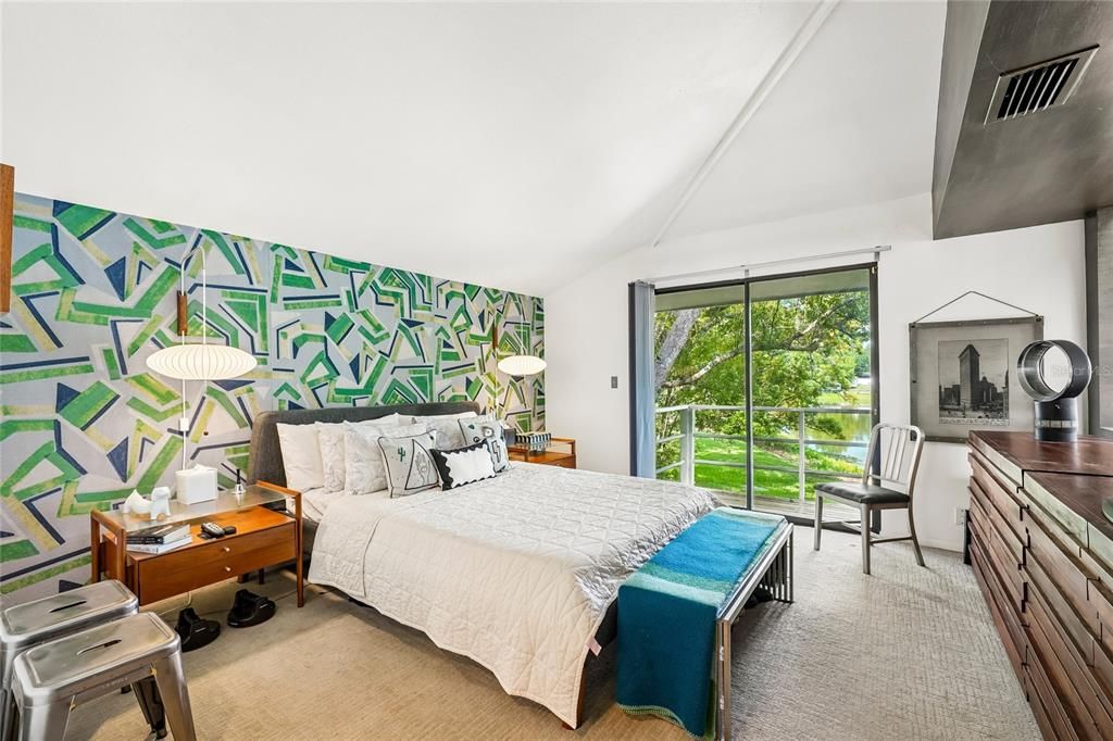 Active With Contract: $379,900 (2 beds, 2 baths, 1480 Square Feet)