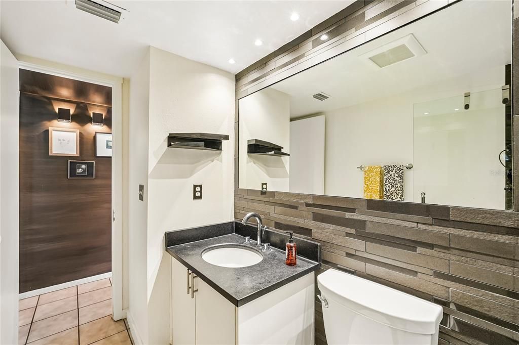 Active With Contract: $379,900 (2 beds, 2 baths, 1480 Square Feet)