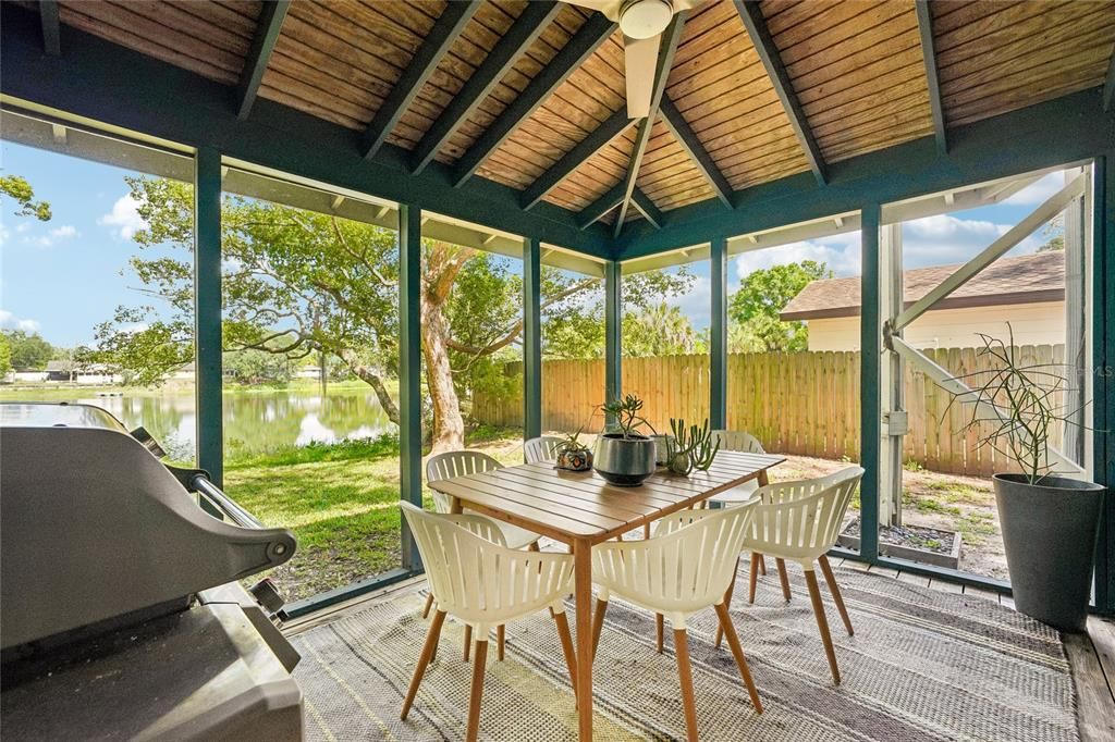 Active With Contract: $379,900 (2 beds, 2 baths, 1480 Square Feet)