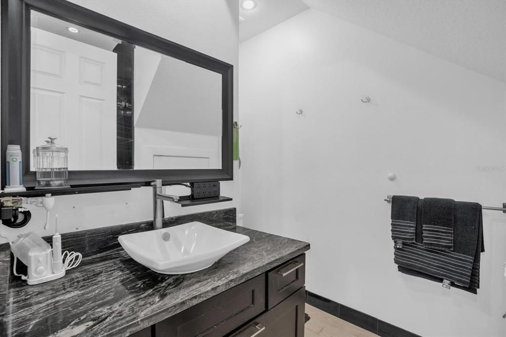 En Venta: $1,185,999 (6 camas, 0 baños, 2282 Pies cuadrados)