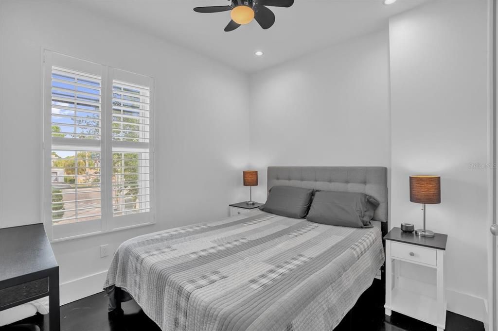 En Venta: $1,185,999 (6 camas, 0 baños, 2282 Pies cuadrados)