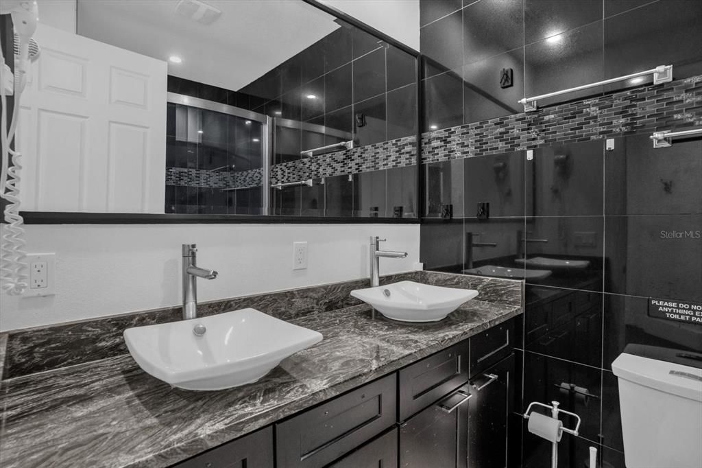 En Venta: $1,185,999 (6 camas, 0 baños, 2282 Pies cuadrados)